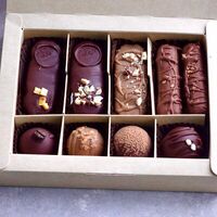 Набор шоколадных батончиков и конфетв Chocoton