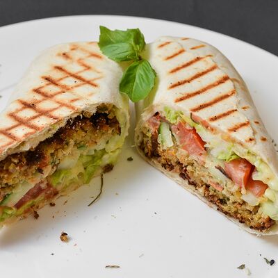 Буррито Фалафель в Вегетарианское кафе Мантра Бар по цене 390 ₽