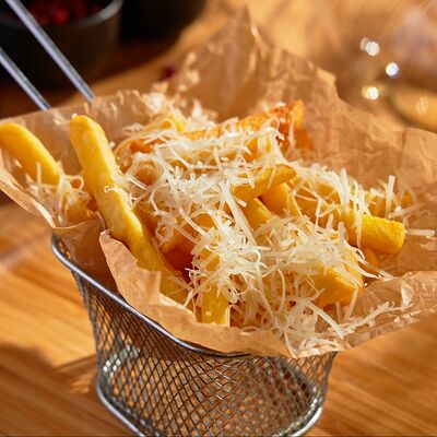 Картофель фри с пармезаном в Liman по цене 410 ₽