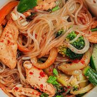 Wok лапша с фунчозой с креветкой в Wok Lagman