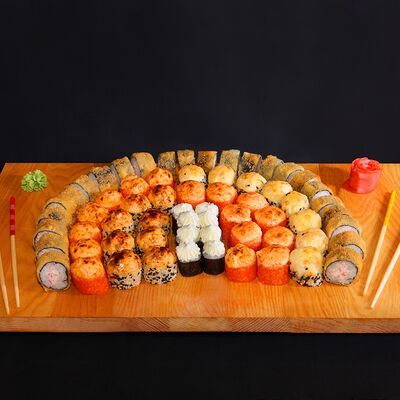 Холидей в Sushi Sale по цене 2720 ₽