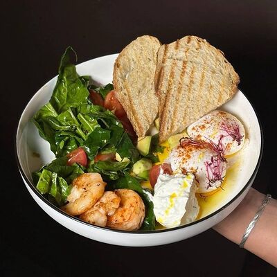 Фитнес завтрак с креветкой в Гости, бистро по цене 610 ₽