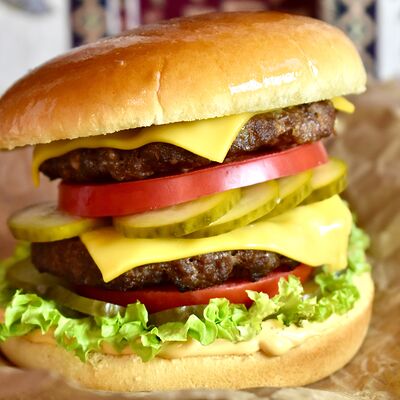 Двойной бургер в Арм Гриль по цене 900 ₽