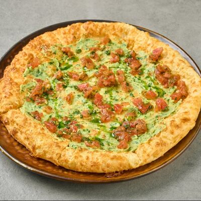 Хачапури по-мегрельски с гуакамоле из авокадо и томатной сальсойв Pivino по цене 590