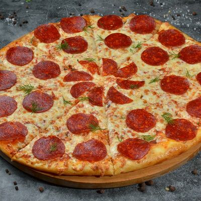 Пицца Пеперони в Шашлычный дворик по цене 1067 ₽