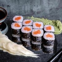 Ролл с лососем в My Sushi