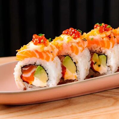 Ролл Мега лосось 2.0 в Tsunami по цене 1300 ₽