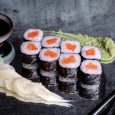 Ролл с лососем в My Sushi по цене 240 ₽