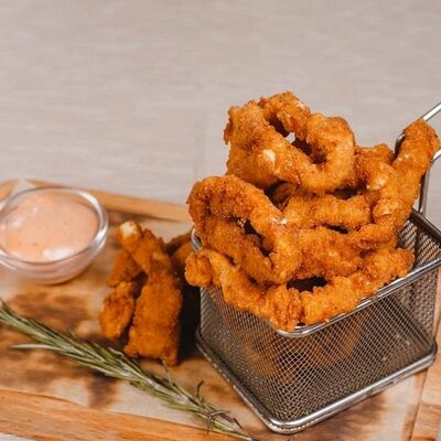 Кальмар фри в Жар-пицца по цене 360 ₽