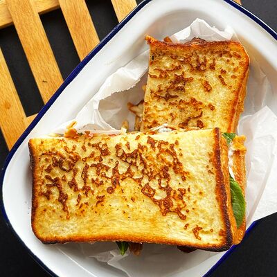 Сэндвич с томленой говядиной в Бекки бар по цене 470 ₽