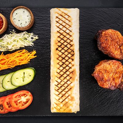 Шаурма классическая со свининой L в Shawarmahouse по цене 605 ₽