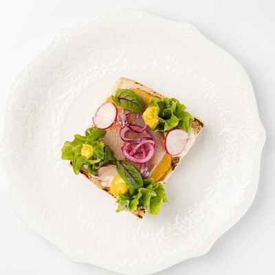 Чиабатта гриль с омулем малой соли в Омулевочная по цене 400 ₽