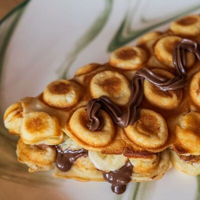 Гонконгская вафля с бананом и шоколадной пастой в Хочу! Creative Asian cafe по цене 450 ₽