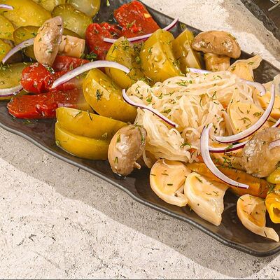 Ассорти из солений в Stories по цене 430 ₽