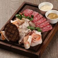 Мясное плато с домашней горчицей в Качели