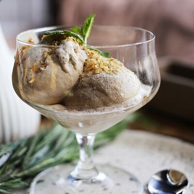 Мороженое Орех-карамель в LOFT по цене 350 ₽