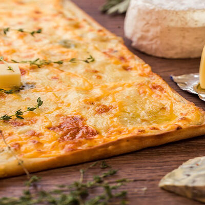 Пицца Четыре сыра 33 см в Pizza Ricca по цене 901 ₽