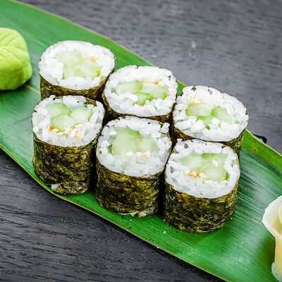 Маки ролл с огурцом в Суши Рай по цене 120 ₽