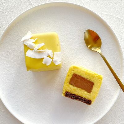 Веганское пирожное Манго-молочный шоколад в Tortterry по цене 420