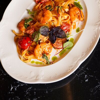 Паста с креветками в Nest по цене 650 ₽
