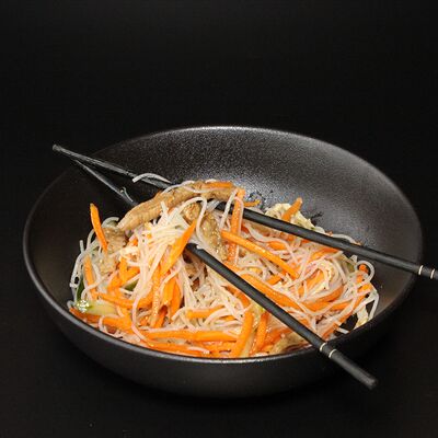 Фунчоза со свининой в Оsaka по цене 425 ₽