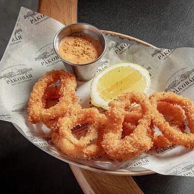Хрустящие кольца кальмара в Раковая на Усачева по цене 1050 ₽