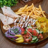 Шаверма на тарелке двойная с курицей в Бухта