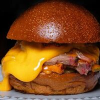 Бургер с брискетом в Phantom