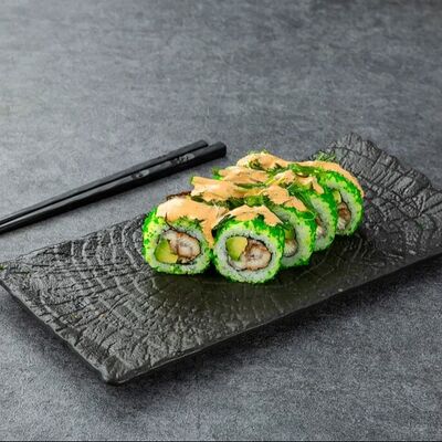 Грин-ролл с угрем и фирменным соусом в Delmario по цене 485 ₽