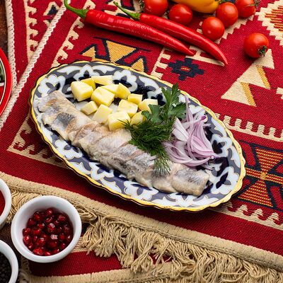 Сельдь с отварным картофелем и маринованным луком в Анхор по цене 510 ₽