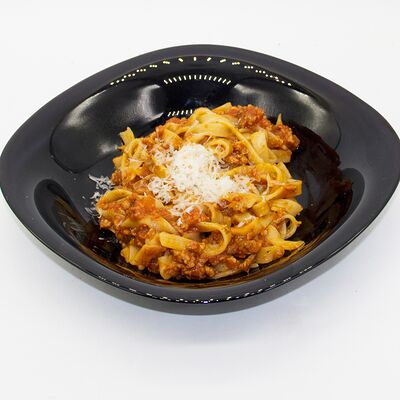 Фетуччини Болоньезе в Metro по цене 450 ₽