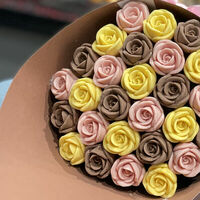 Шоколадные розы Букет 27 роз молочный в Sweetness