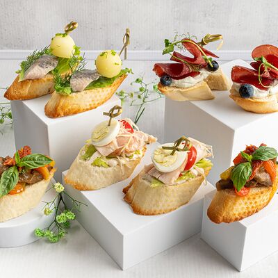 Микс брускетт №1 в KanapeFest по цене 2410 ₽