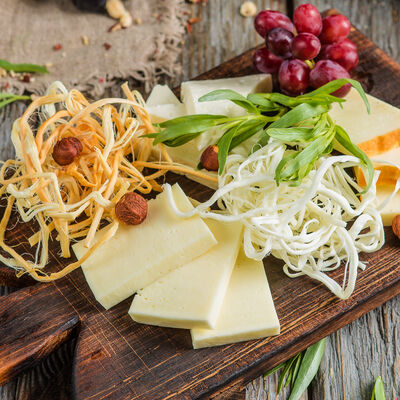 Ассорти из домашних сыров в Пряности & Радости на Московском по цене 550 ₽