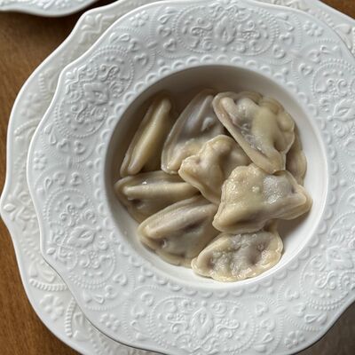 Вареники с вишней и сметаной в Cook cafeshop по цене 430 ₽