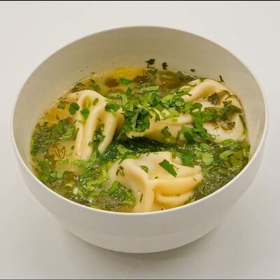 Суп с мини-хинкали на мацони в Лали Хинкали по цене 1565 ₸