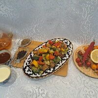 Курица с овощами в Халяль шаурма & пицца 24