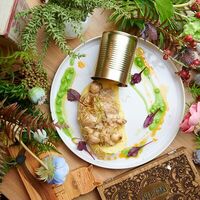 Бефстроганов из мраморной говядины с грибным соусом и картофельным пюре в Есть Today