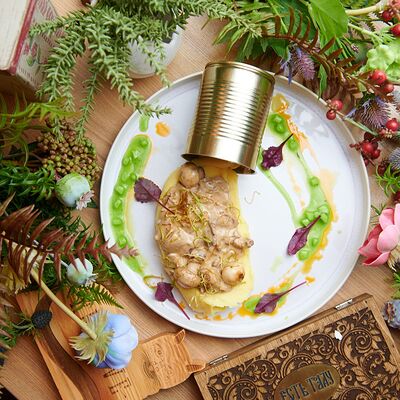 Бефстроганов из мраморной говядины с грибным соусом и картофельным пюре в Есть Today по цене 825 ₽