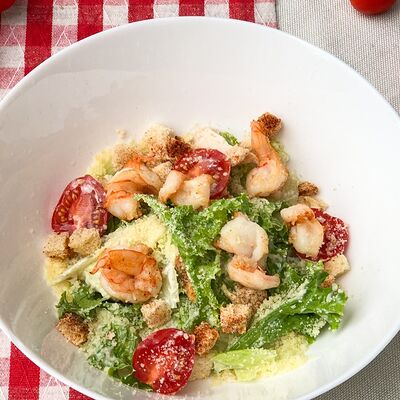 Цезарь с креветками в Моя Италия по цене 649 ₽