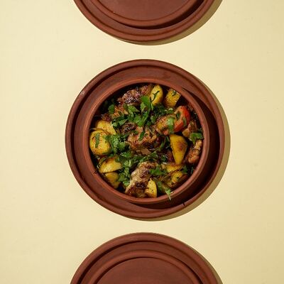 Оджахури с цыпленком в Хачапури и Вино по цене 415 ₽