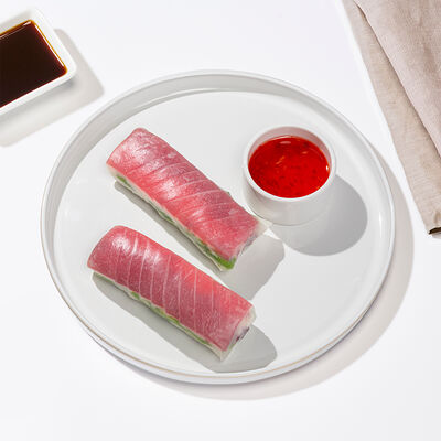 Спринг роллы с тунцом в Много лосося по цене 650