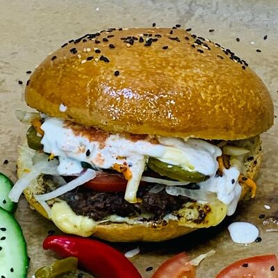 Бургер в Шаверма по цене 240 ₽