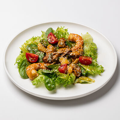 Теплый салат с морепродуктами в Kuji Sushi по цене 910 ₽