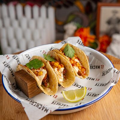 Тако с курицей в El Machete по цене 590 ₽