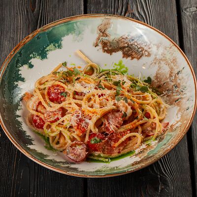 Паста с креветками и пеперонив Паб Мира по цене 750 ₽