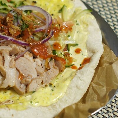 Гирос с цыпленком в Oasis по цене 420 ₽