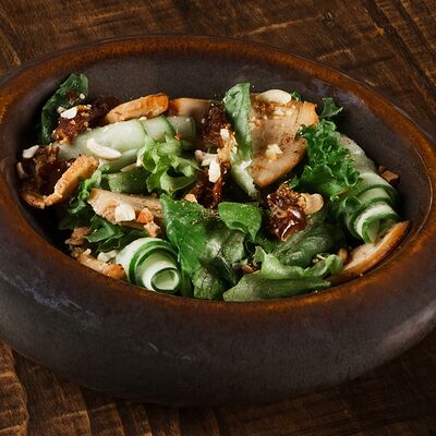 Салат с цыпленком и финиками в TATEV по цене 630 ₽