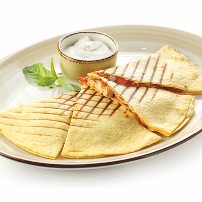 Кесадилья с курицей в Time to Coffee по цене 680 ₽