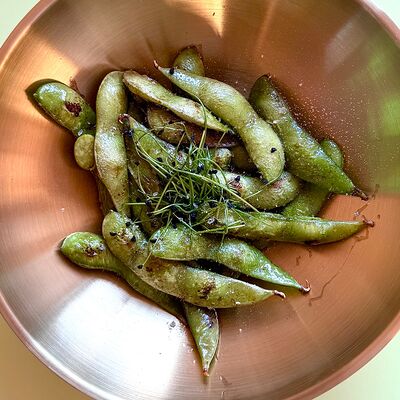 Жареные эдамаме с крупной солью в Просто Азия x Десертория по цене 410 ₽